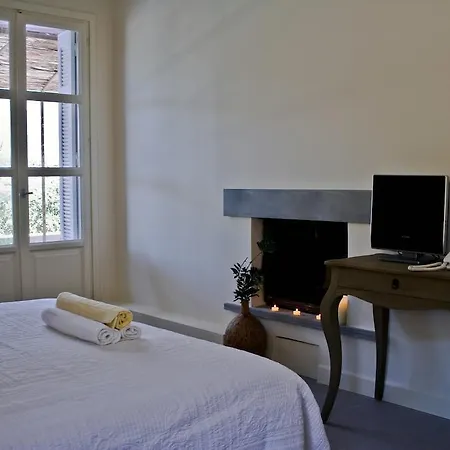 Daphni ヴィラ Agia Efimia