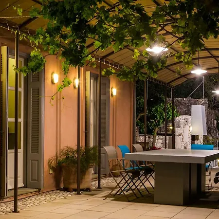 Daphni Ajía Effimía